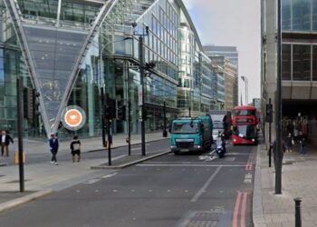 Westminster stabbing live: Updates after man stabbed in street fight near London Underground station