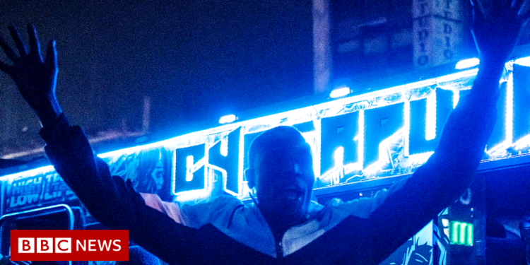 How lifting Kenya's curfew may push revellers to get jabbed – BBC News