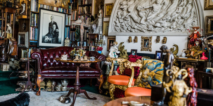 Glimpsing a Soon-to-Vanish Surrealist World in Chelsea