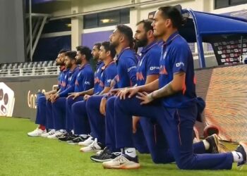 De Kock finally took the knee, but only after putting spotlight on gesture & confused ICC policies