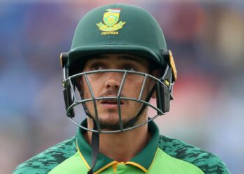 Quinton de Kock: South African says he is ‘more than happy’ to take a knee and insists he is ‘not a racist’ | Cricket News
