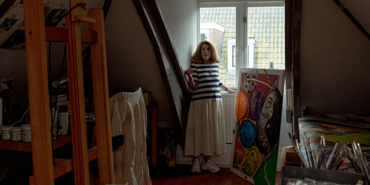 Jacqueline de Jong Paints It All