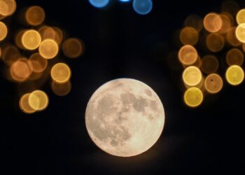 Full moon: When the ‘Beaver Moon’ lunar eclipse is and the best places to see it in London