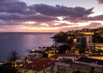 Jet2, TUI, easyJet, Ryanair, BA: Latest Foreign Office travel advice for Spain, France, Greece, Portugal and South Africa