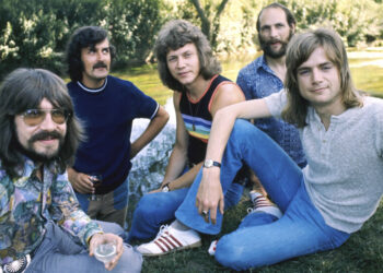Graeme Edge, Drummer and Co-Founder of the Moody Blues, Dies at 80