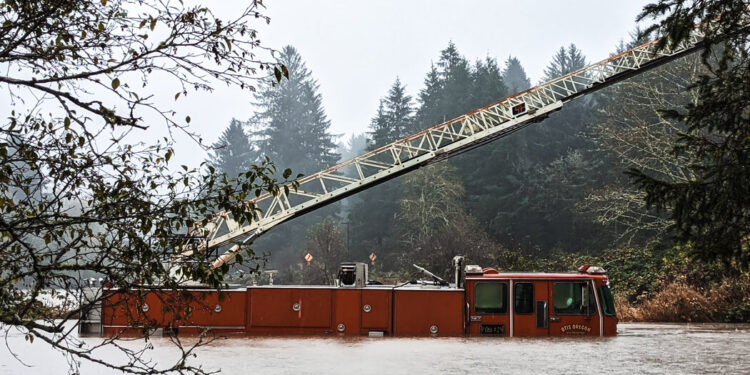 20 People Rescued From Flooded R.V. Park in Oregon
