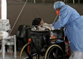 Covid-19 hospitalizations rising in South Africa’s omicron hot spot