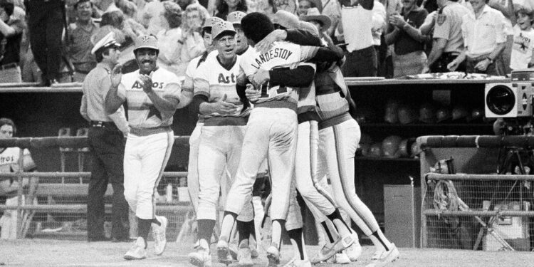 Bill Virdon, Quiet Manager of Four M.L.B. Teams, Dies at 90