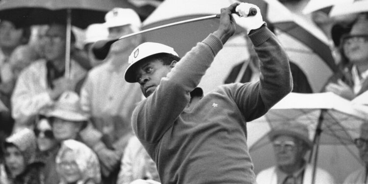Lee Elder, Who Broke a Golf Color Barrier, Dies at 87 Lee Elder, Who Broke a Golf Color Barrier, Dies at 87