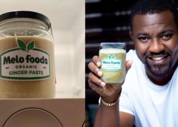 Ghanaians applaud John Dumelo for turning ginger from his farm into ginger paste (photos)