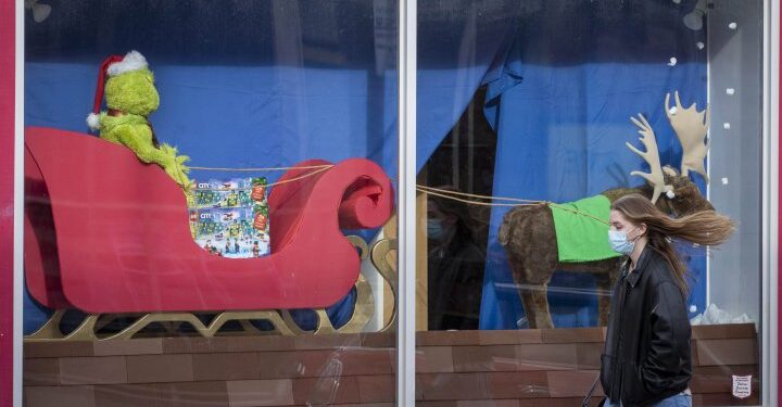 Canadians optimistic about this year’s holidays, but still plan to take precautions: poll – National Canadians optimistic about this year’s holidays, but still plan to take precautions: poll – National