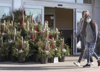 Today’s coronavirus news: Ontario reports 508 new cases, three more deaths; expands eligibility for booster shots; Fire in Indian hospital COVID-19 ward kills 11 patients