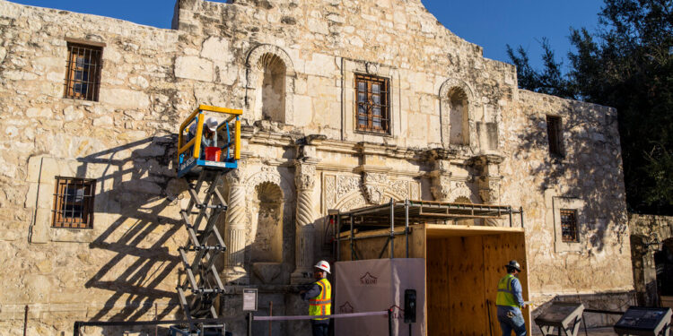 Burial Ground Under the Alamo Stirs a Texas Feud