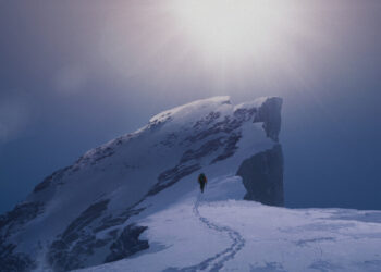 ‘The Summit of the Gods’ Review: In the (Mountain) Heights