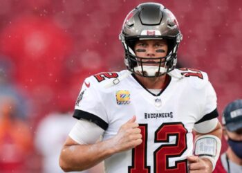 Giants at Buccaneers predictions: Point spread, total, player props, trends for ‘Monday Night Football’