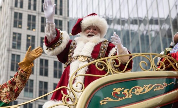 Canada clears Covid-vaccinated Santa for travel Canada clears Covid-vaccinated Santa for travel