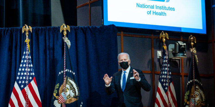 Biden Vows to Fight Omicron With ‘Science and Speed’ Biden Vows to Fight Omicron With ‘Science and Speed’