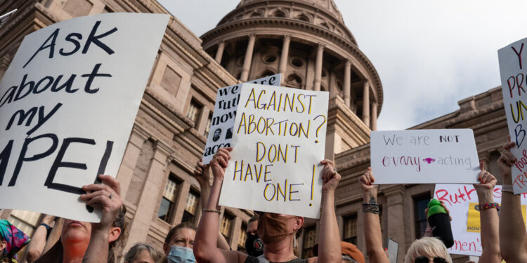 Citizen Enforcement of Abortion Law Violates Texas Constitution, Judge Rules Citizen Enforcement of Abortion Law Violates Texas Constitution, Judge Rules