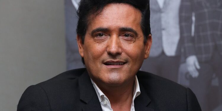 Il Divo singer dies of Covid aged 53 Il Divo singer dies of Covid aged 53