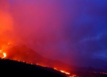 La Palma volcano, live updates today: eruption, tsunami warning and latest news | Canary Islands
