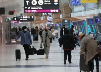 Today’s coronavirus news: Ontario to extend boosters to those 18 and over; Ontarians urged to keep holiday gatherings small