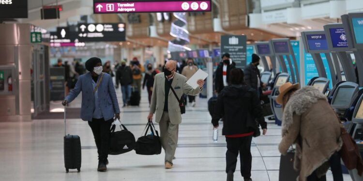 Today’s coronavirus news: Ontario to extend boosters to those 18 and over; Ontarians urged to keep holiday gatherings small Today’s coronavirus news: Ontario to extend boosters to those 18 and over; Ontarians urged to keep holiday gatherings small