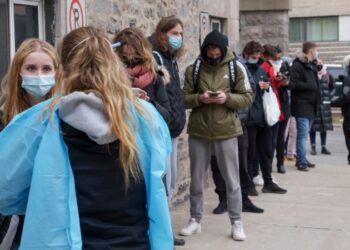 Canada records largest COVID-19 case count since May