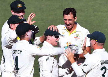 2nd Ashes Test: England collapse again as Australia turn screw | Cricket News
