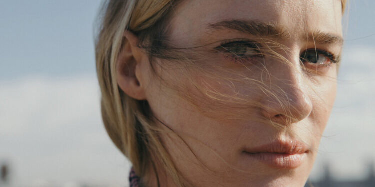 Mackenzie Davis Catches Fire – The New York Times Mackenzie Davis Catches Fire – The New York Times