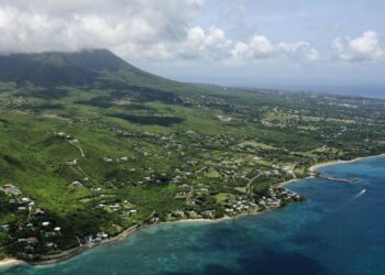 Pandemic travel news: Europe braces and the US gears up