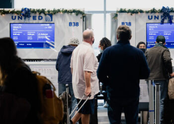 United, Other Airlines Cancel Flights Due to Omicron
