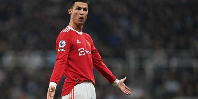 Man United are ‘a bunch of whingebags’ – Neville – Ghana Latest Football News, Live Scores, Results Man United are ‘a bunch of whingebags’ – Neville – Ghana Latest Football News, Live Scores, Results