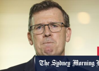 NSW COVID cases grow; Victoria COVID cases grow; Omicron variant cases asymptomatic, mild; Alan Tudge stands down, Greg Hunt retires, Victoria pandemic bill passes