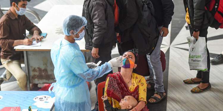 New Omicron Virus Cases in India Latest Updates, Coronavirus Vaccination Statistics and Registration Live News, Covid-19 Cases and Deaths India Live Count