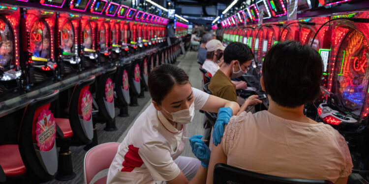 Fauci says lockdowns unlikely; South Africa registers 1… Fauci says lockdowns unlikely; South Africa registers 1…