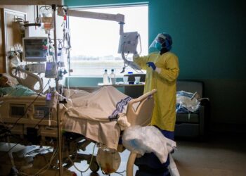 Canada’s Trudeau says Omicron spike ‘scary,’ Ottawa to lift Africa travel ban