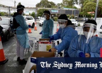 NSW COVID cases grow, Victoria COVID cases grow, WA border to reopen, Sydney train strike delays commuters, UK records first Omicron variant death