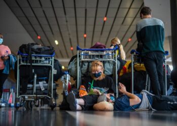 South Africa reports record daily COVID cases amid omicron wave
