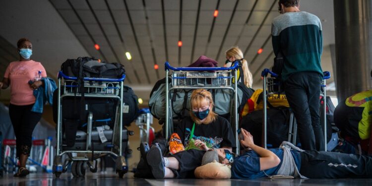 South Africa reports record daily COVID cases amid omicron wave