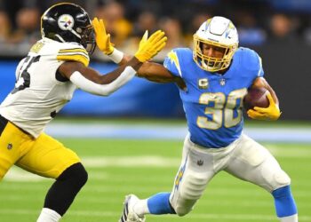 Steelers’ frustration mounting with Devin Bush: Former first-round LB not developing as Pittsburgh had hoped