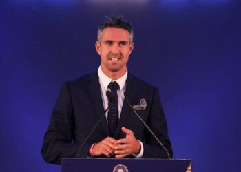 Kevin Pietersen takes fresh aim against his old enemy Andrew Strauss