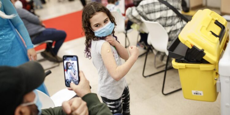 Today’s coronavirus news: One-year anniversary of first vaccines administered in Canada; Pfizer’s experimental pill appears effective against the Omicron variant Today’s coronavirus news: One-year anniversary of first vaccines administered in Canada; Pfizer’s experimental pill appears effective against the Omicron variant