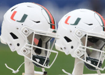 Miami withdraws from 2021 Sun Bowl vs. Washington State due to COVID-19 issues within Hurricanes program