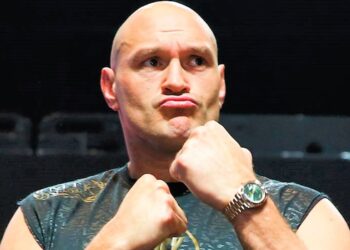Tyson Fury vs Dillian Whyte talks underway, says Bob Arum: ‘If he doesn’t respect him, he’ll be in a lot of trouble’ | Boxing News