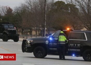 Texas synagogue hostage-taker was British – reports – BBC News