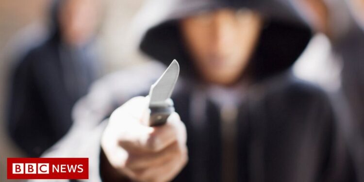 London violence: Children as young as 10 fear being stabbed – BBC News