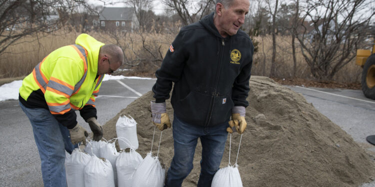 Covid-19 Complicates Response to East Coast Snowstorm Covid-19 Complicates Response to East Coast Snowstorm