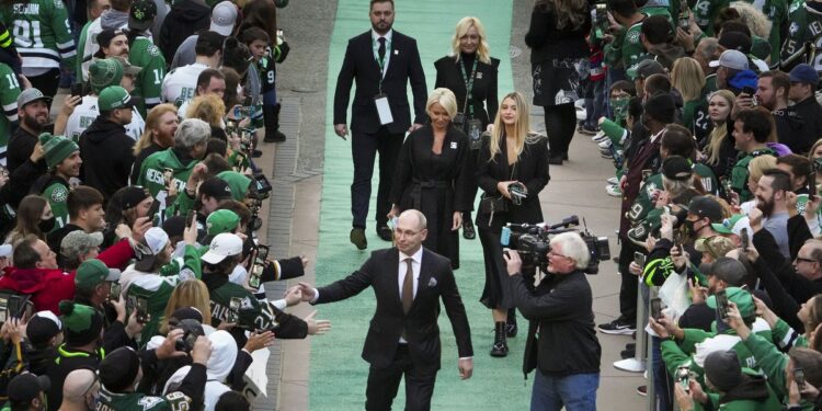 Dallas Stars legend Sergei Zubov left speechless by the spectacle of his jersey retirement