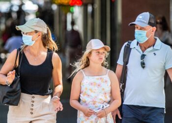 Which mask is best for Omicron? Australia won’t recommend N95