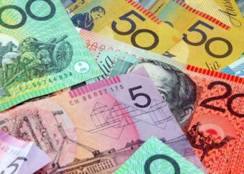Wages growth jeopardised by Omicron